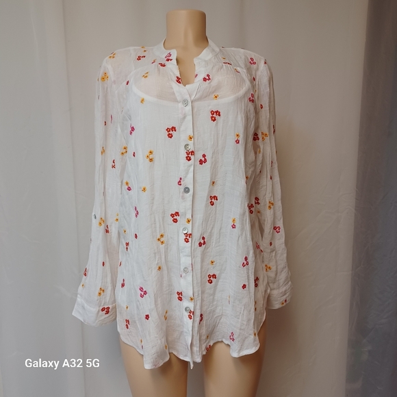 Rosa Y Everly Women Blouse Size XL Floral Embroidered White Blouse - Picture 3 of 12